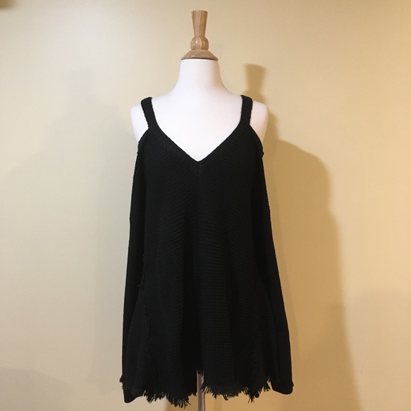 💥 CLEARANCE Cold Shoulder Fringe High Low Sweater - Picture 7 of 8